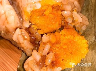 作为一个北方甜粽党 第一次吃咸粽就是咸蛋黄鲜肉粽