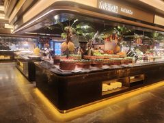 -钱小奴海鲜自助黑金店(杭州滨江龙湖店)