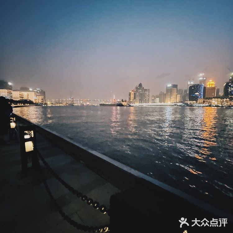 📸 拍照圣地｜滨江大道隐藏大片拍照点 艺仓美术馆