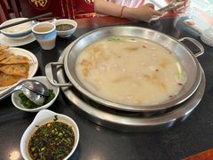 -老来福·非遗酸汤兔(凯旋路店)