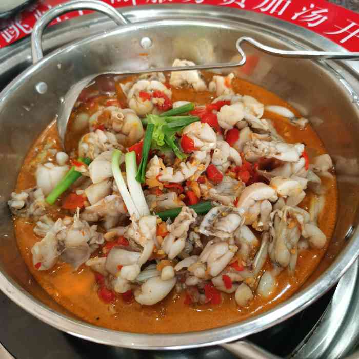 蛙湘何·何记跳跳蛙(望龙店)-"[薄荷]环境:整体环境干净整洁,桌面也收