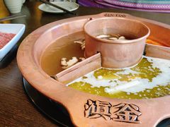 菌王奇香锅-滇釜火锅·能喝汤的火锅(车公庄店)