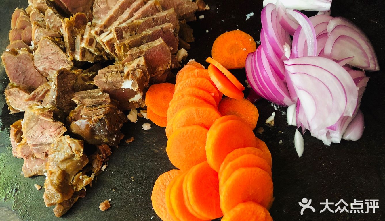 妈妈的美食厨房家常菜——葱爆牛肉 牛肉营养价值高