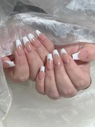 -赢韵美甲美睫瑞士净斑中心
