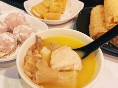 -鲜入围煮花胶鸡海鲜火锅