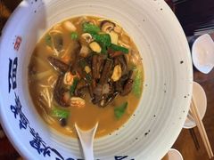-李犟大爆鳝面·手工蟹黄包(湖滨西湖店)
