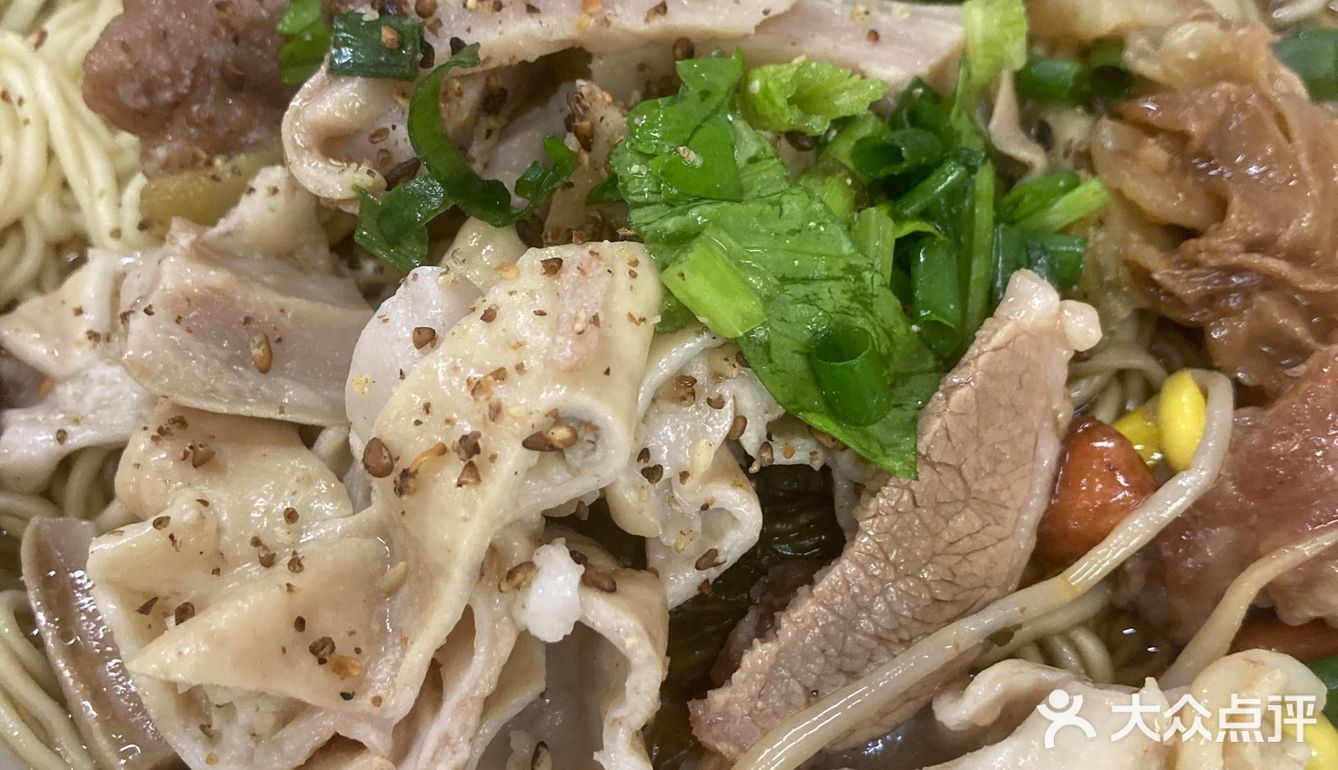 这碗卖了26年的腌面我真的超爱!