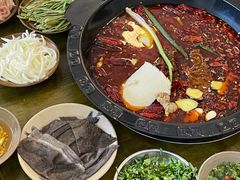 -黄潇洒老火锅(九眼桥宏济巷店)