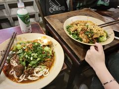 -方铲铲·成都板凳面(滨江银泰店)