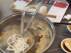 -官塘陈记鱼生·潮汕砂锅粥·牛肉火锅(潮枫路总店)