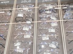 -博士眼镜集团石人工眼镜(虹口万泰店)