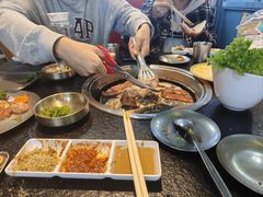 -佰烧海鲜烤肉火锅自助(世茂国际广场店)