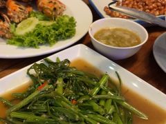 -Green Tree Rest. & Pub