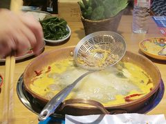 -洱火云南酸菜牛肉火锅(石景山当代商城店)