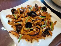 -老码头黑皮肘子锅包肉(文政街店)
