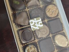 经典夹心巧克力18颗装-Laderach 莱德拉(上海环贸iapm店)