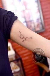 -越域刺青