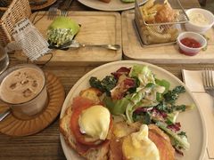 -Common Table · Brunch & Coffee