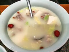 白菜豆腐鸭架汤-真地道京味府·鲜橙烤鸭·北京菜(朝外大街东大桥店)