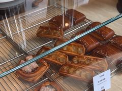 -VERIE BAKEHOUSE
