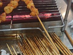 -哈尔滨小酒馆·鲜肉现穿自助烧烤(康新花园店)