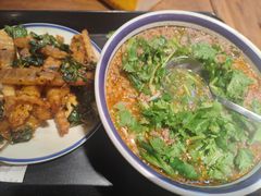 -云阿蛮云南生烫牛肉米线(奉贤路店)