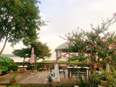 -亮河湾山庄