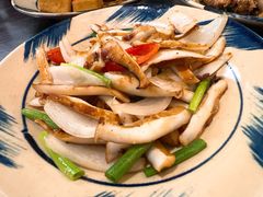 -Cuc Gach Quan Restaurant