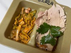 -亮亮面馆(经六路店)