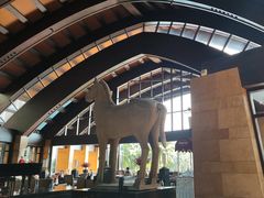 -三亚湾海居铂尔曼度假酒店