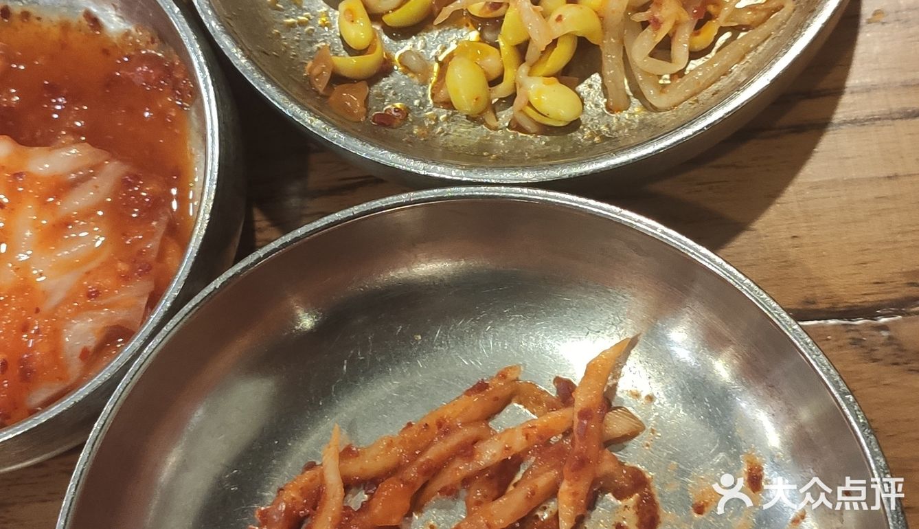 下大雪，等位来吃，吃的很好，但当时觉得价格很贵