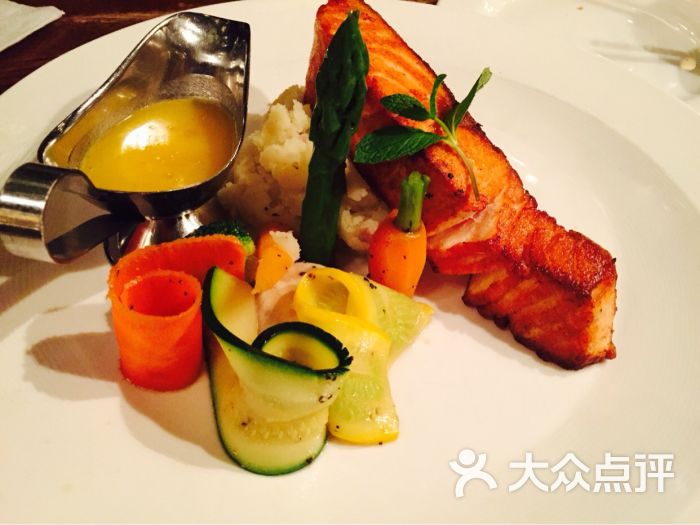 翠贝卡好莱坞电影主题西餐·酒吧香煎三文鱼排图片 - 第3153张