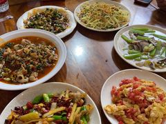 -茅屋大酒店