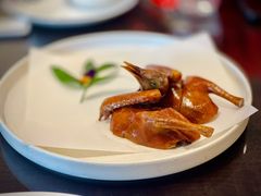 脆皮乳鸽-名佳荟