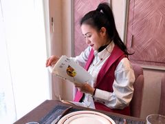 -悦享绿山墙西餐厅