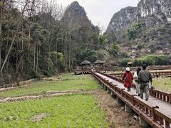 -高荡千年布依古寨旅游景区