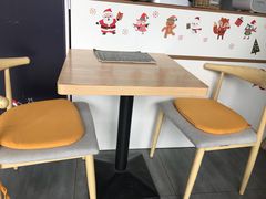 用餐区-蜜蜂小象·榴莲千层蛋糕(时代汇11栋店)