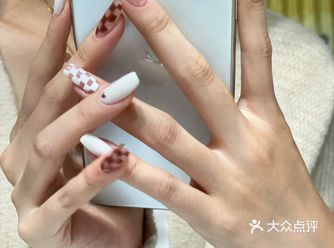 秋日美甲｜榛果巧克力棋盘格