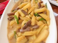 土豆炖海肠-鸿运美食府