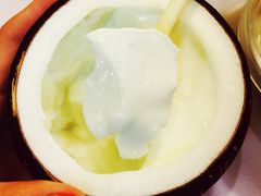 -志龙皇冠吃货椰子铺