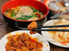 -爆炸头阿姨小四川正宗川味小吃(无任何分店)
