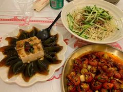 -肥肥虾庄·金牌油焖大虾(汉口城市广场店)