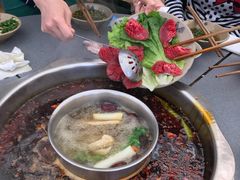 -茅草房·河畔园林火锅
