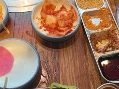 -明洞阿姨·韩式酱蟹烤肉·创意料理(三元桥店)