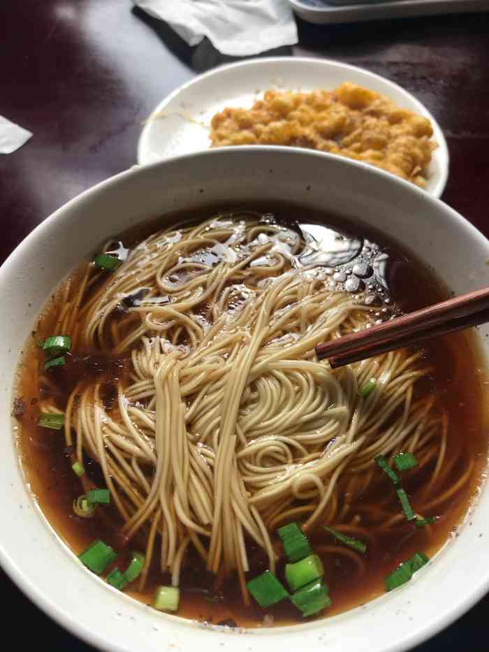 东吴面馆(石湖路店)-"东吴面馆的各式面条,盖浇饭方便快捷,好吃.