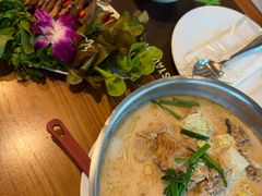 -Chom Cafe and Restaurant