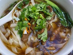 -呷佬·长沙手工米粉(金沙江路店)
