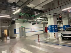 -虹桥天地-停车场