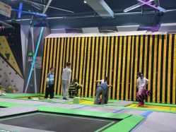 -反弹蹦床公园·亲子乐园·团建·派对(尚品奥莱店)