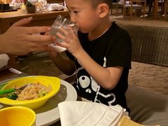 -三亚艾迪逊酒店·海滩烧烤 BARBACOA·现场乐队·浪漫晚餐·烧烤海鲜